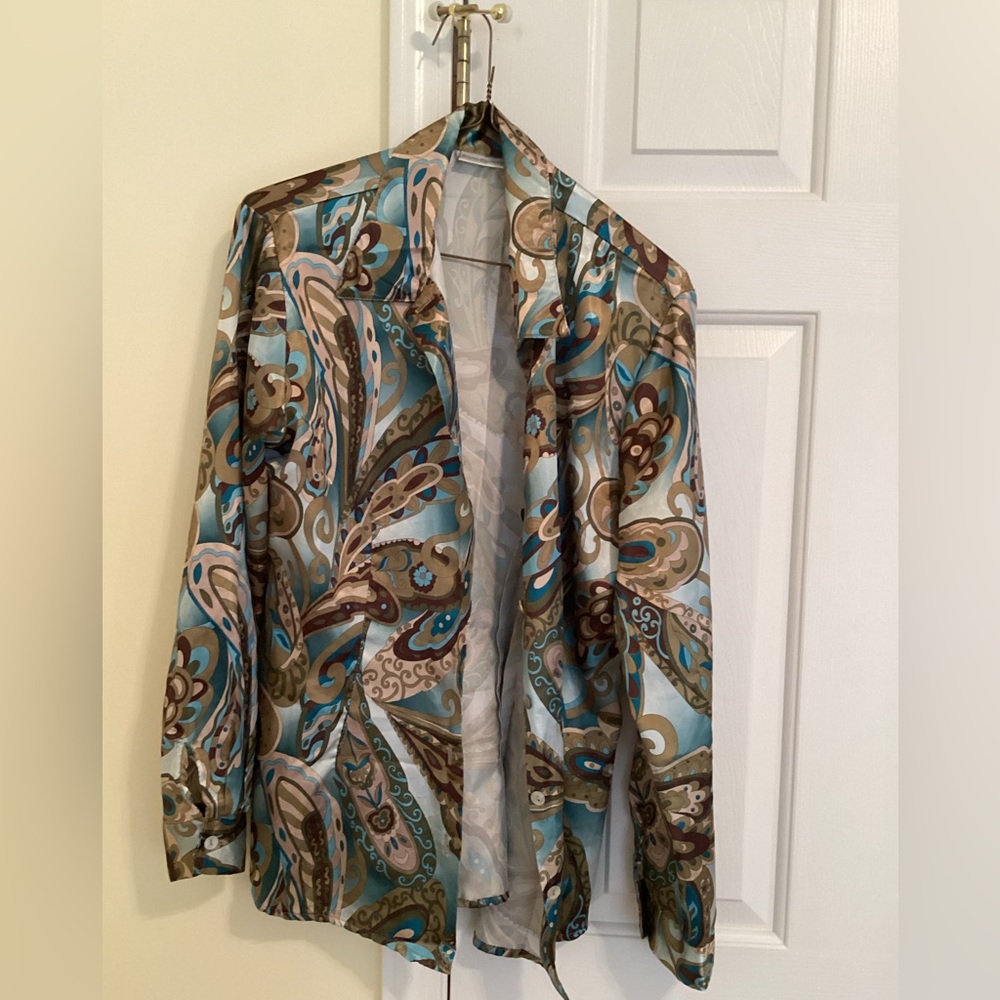 Blouse silky size 10